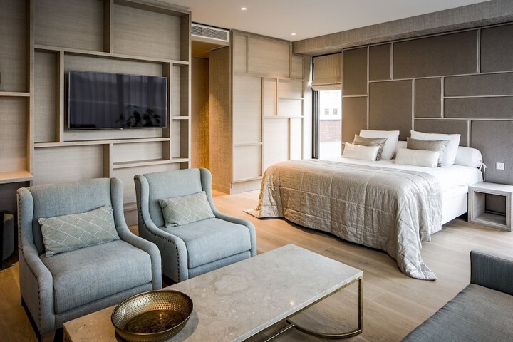 Room 12 of 68