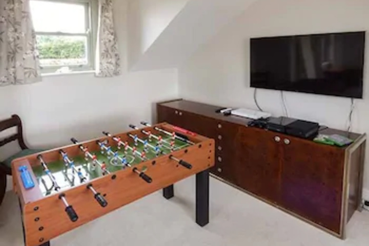 Room 2 of 7