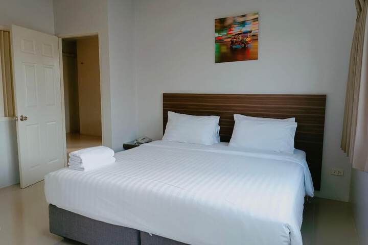 Room 7 of 35