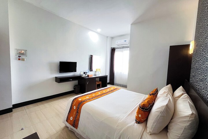 Room 15 of 33