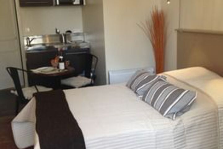 Room 7 of 27