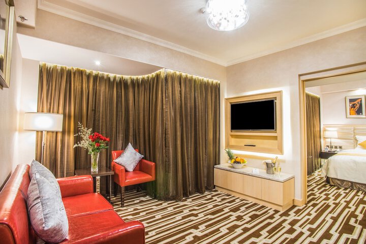 Room 15 of 28