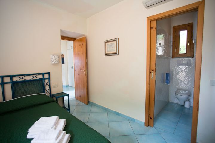 Room 26 of 43