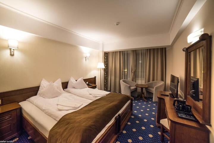 Room 10 of 45