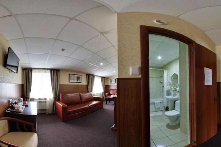 Room 35 of 62