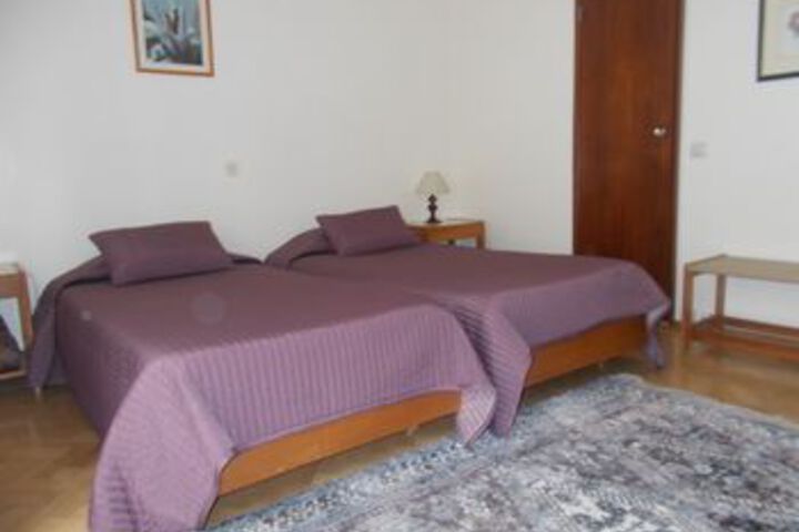Room 8 of 38