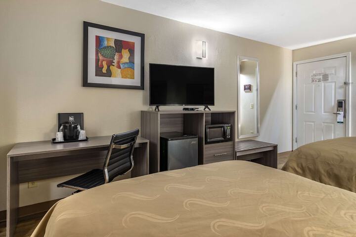 2 Double Beds (9 of 12)