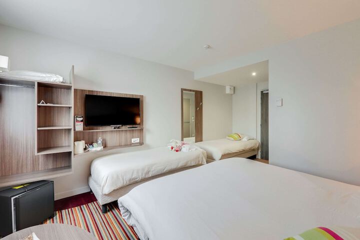 Room 10 of 88