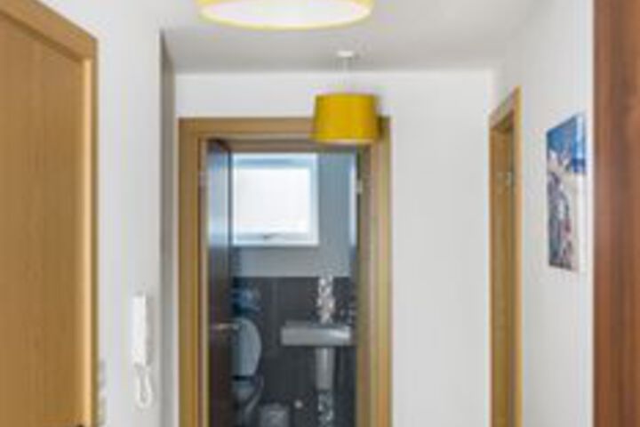 Room 12 of 30