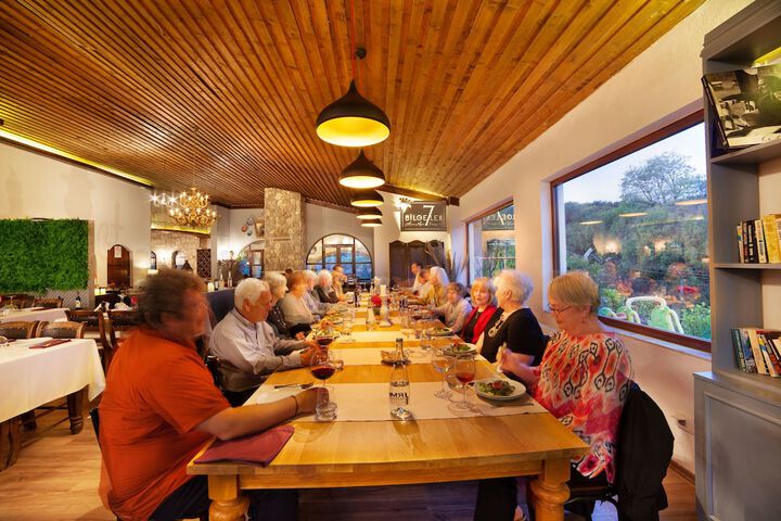 Dining 80 of 123