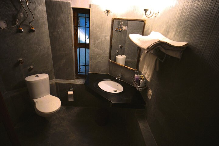 Room 35 of 79
