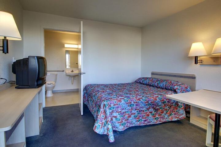 Room 11 of 35