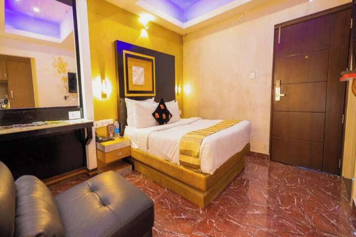 Room 4 of 94