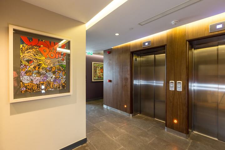 Ballroom/Hall 76 of 97