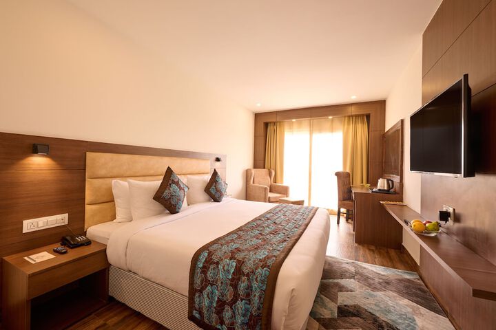Room 5 of 20
