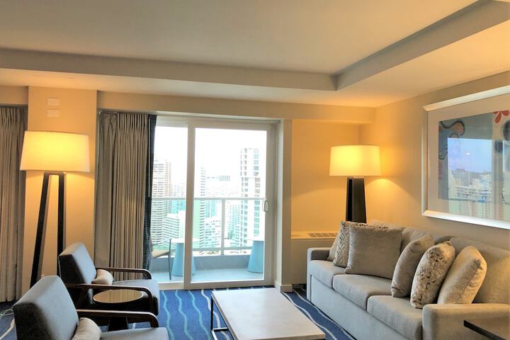 Room 48 of 213