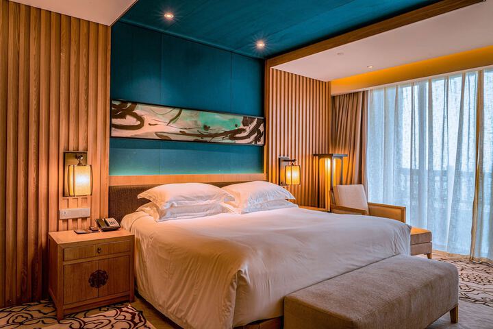 Room 15 of 162