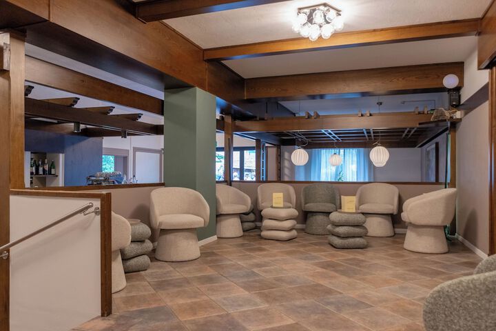 Entrance & Lobby