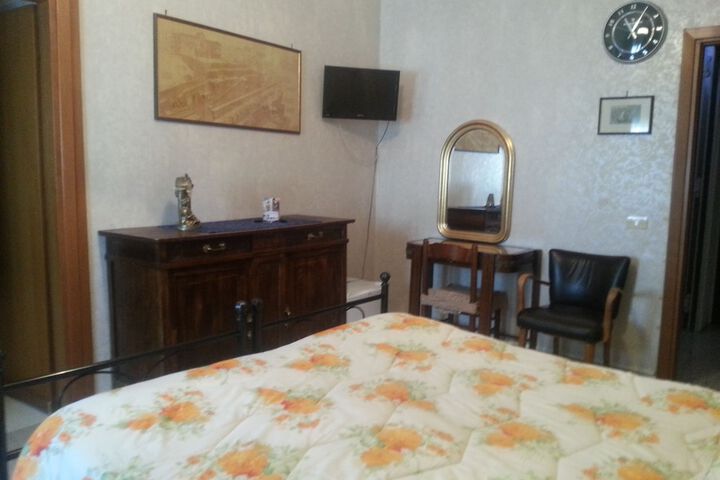 Room 16 of 34