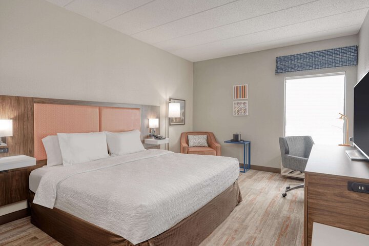 1 King Bed Accessible (3 of 13)