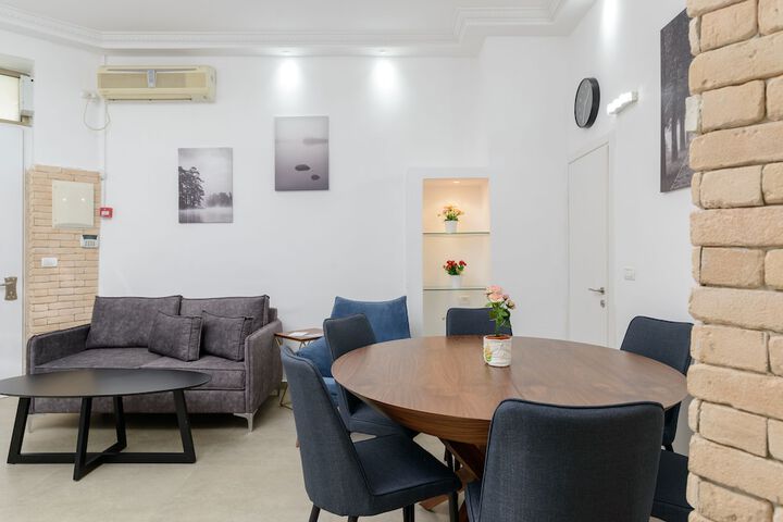 Room 65 of 86