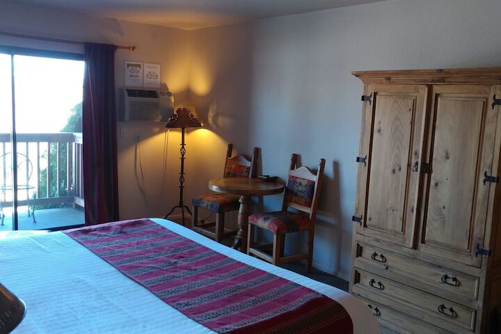 Room 10 of 74