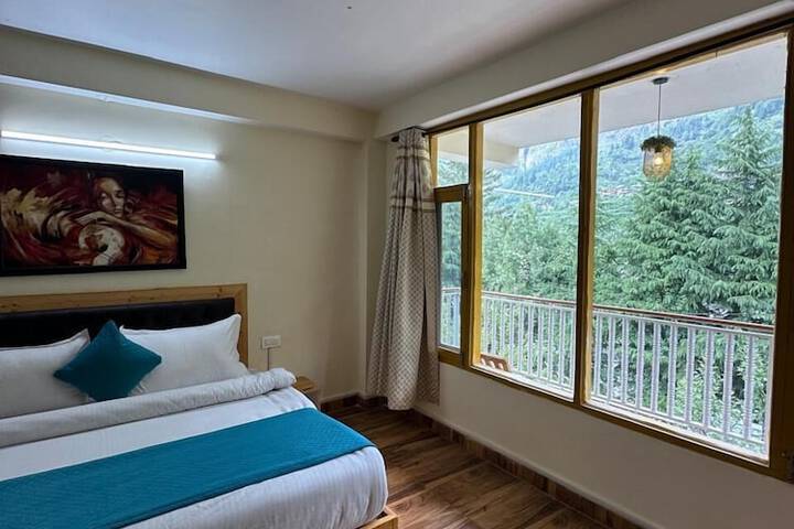 Room 17 of 28