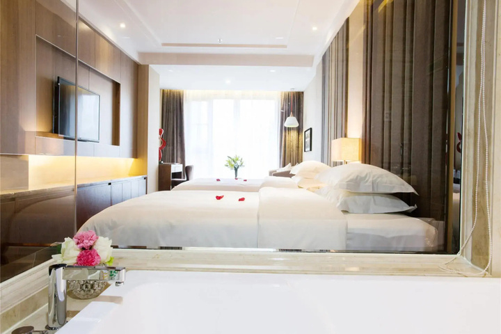 Room 2 of 15