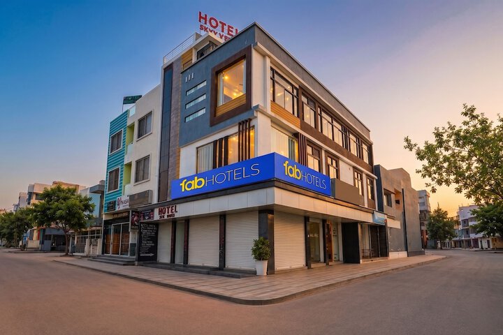 FabHotel Skyview Ayodhya Nagar