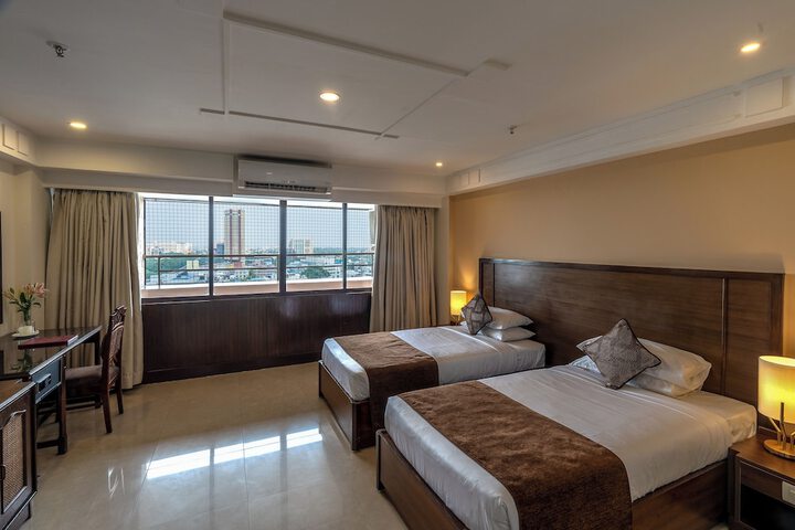 Room 6 of 34