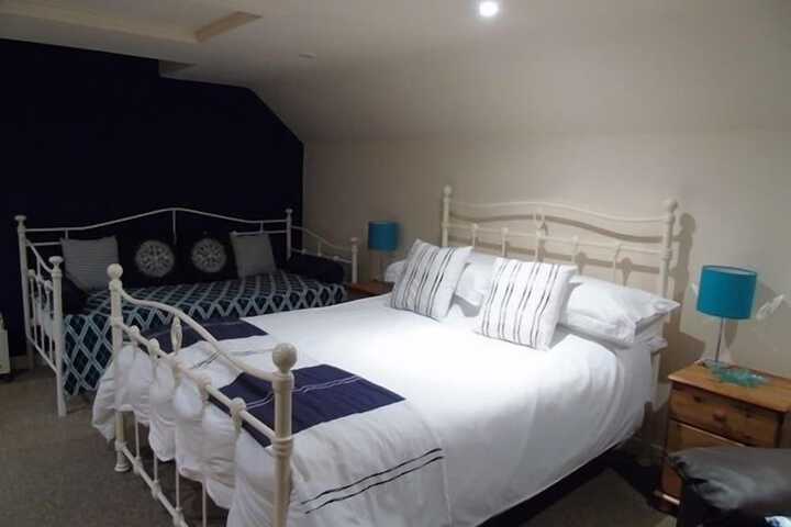 Room 10 of 17