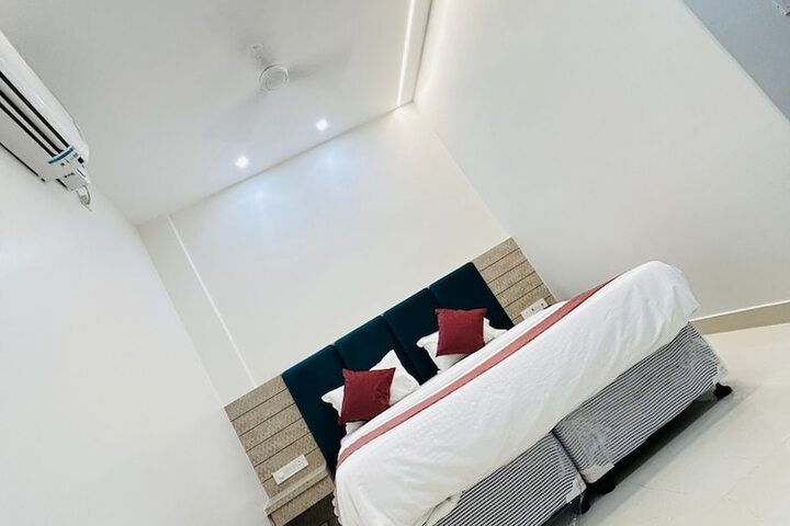 Room 17 of 46