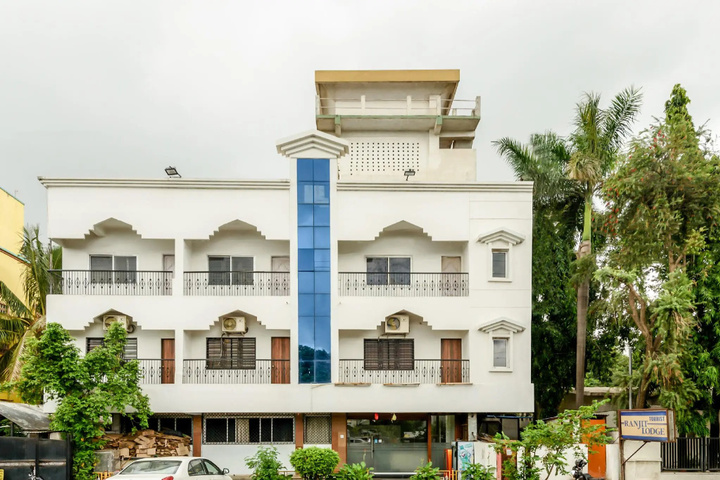 OYO 17270 Hotel Leo Pride