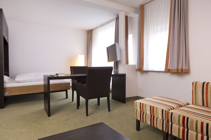 Room 45 of 157