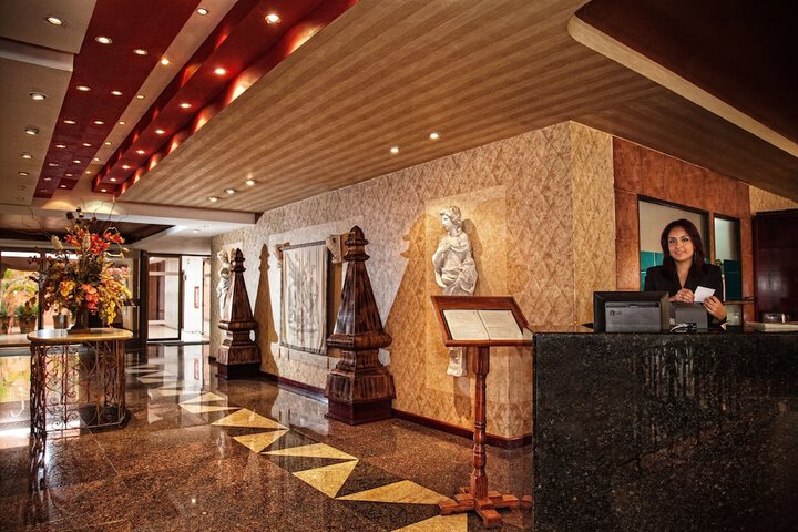 Entrance & Lobby