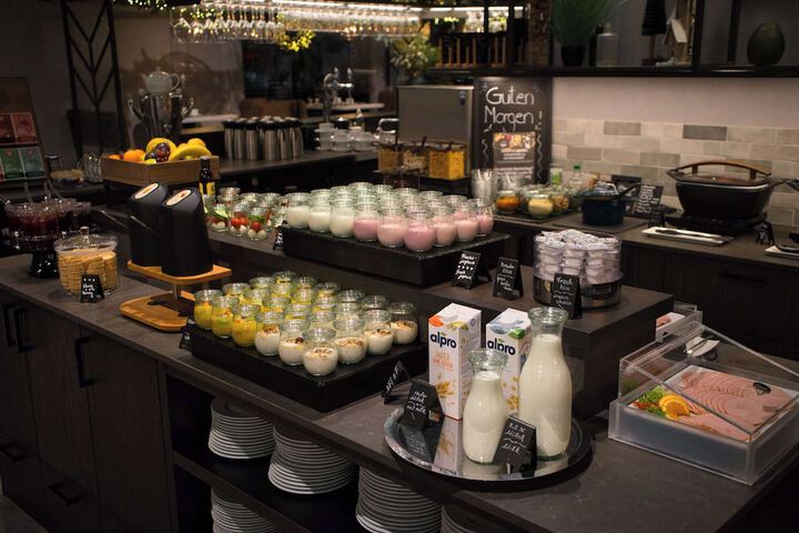 Breakfast/Coffee Service 40 of 57