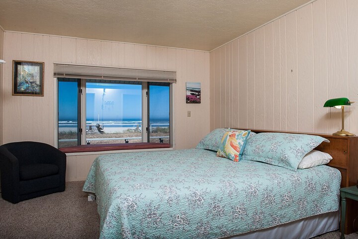 Room 4 of 7