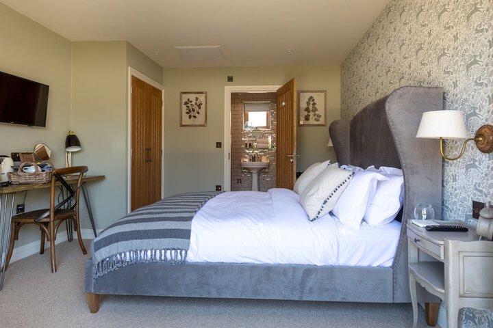 Room 4 of 41