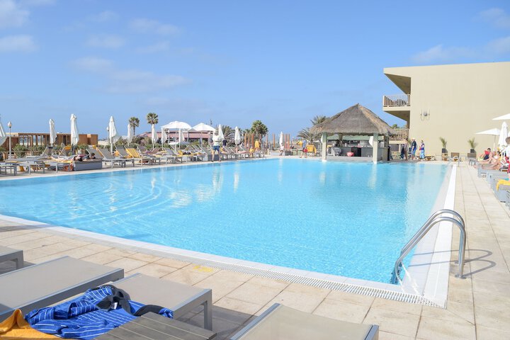 Pool 40 of 107