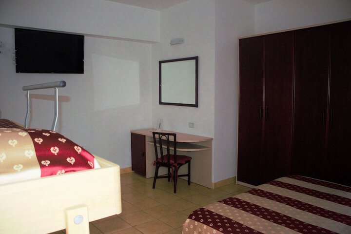 Room 8 of 54