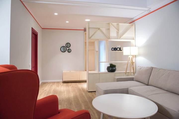 Room 6 of 12