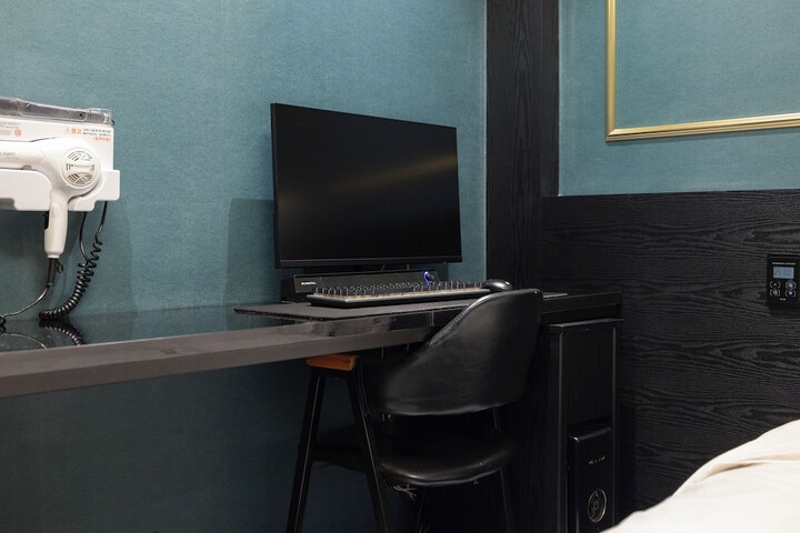 Room 49 of 80