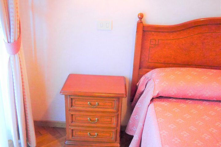 Room 54 of 201