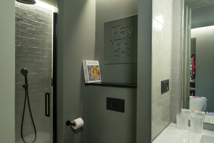 Room 30 of 53