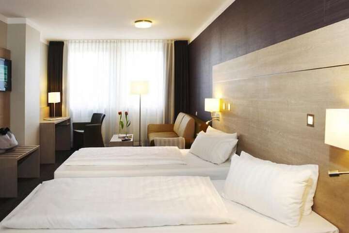 Room 10 of 23