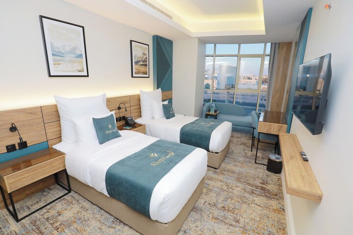 Room 9 of 35