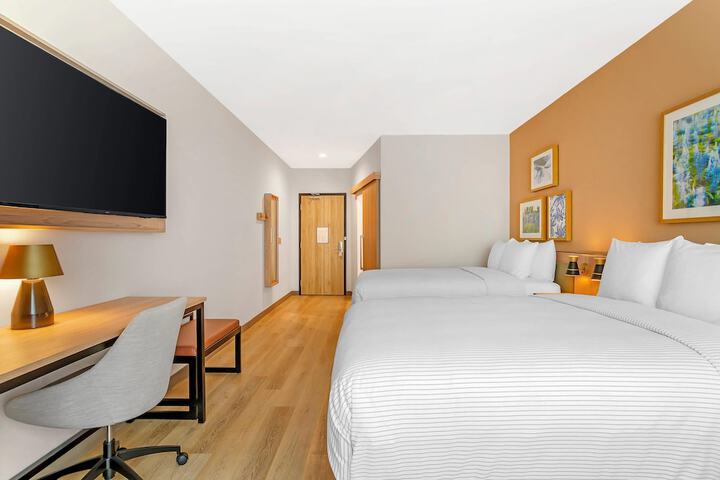 Room 30 of 68