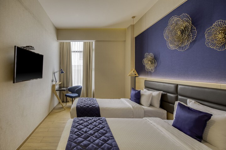 Room 5 of 20