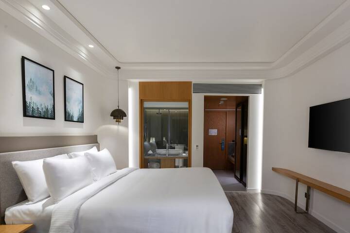 Room 4 of 75