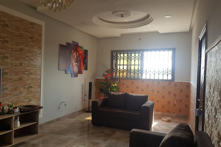 Room 2 of 3